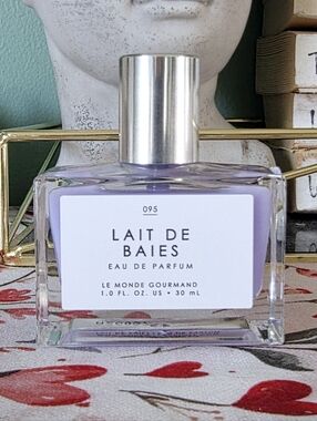 Le Monde Gourmand Lait De Baies Eau De Parfum